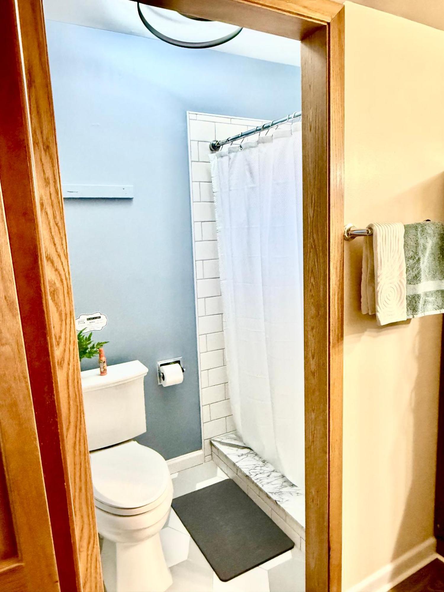 Delightful 3 Bedroom Home Индианаполис Екстериор снимка