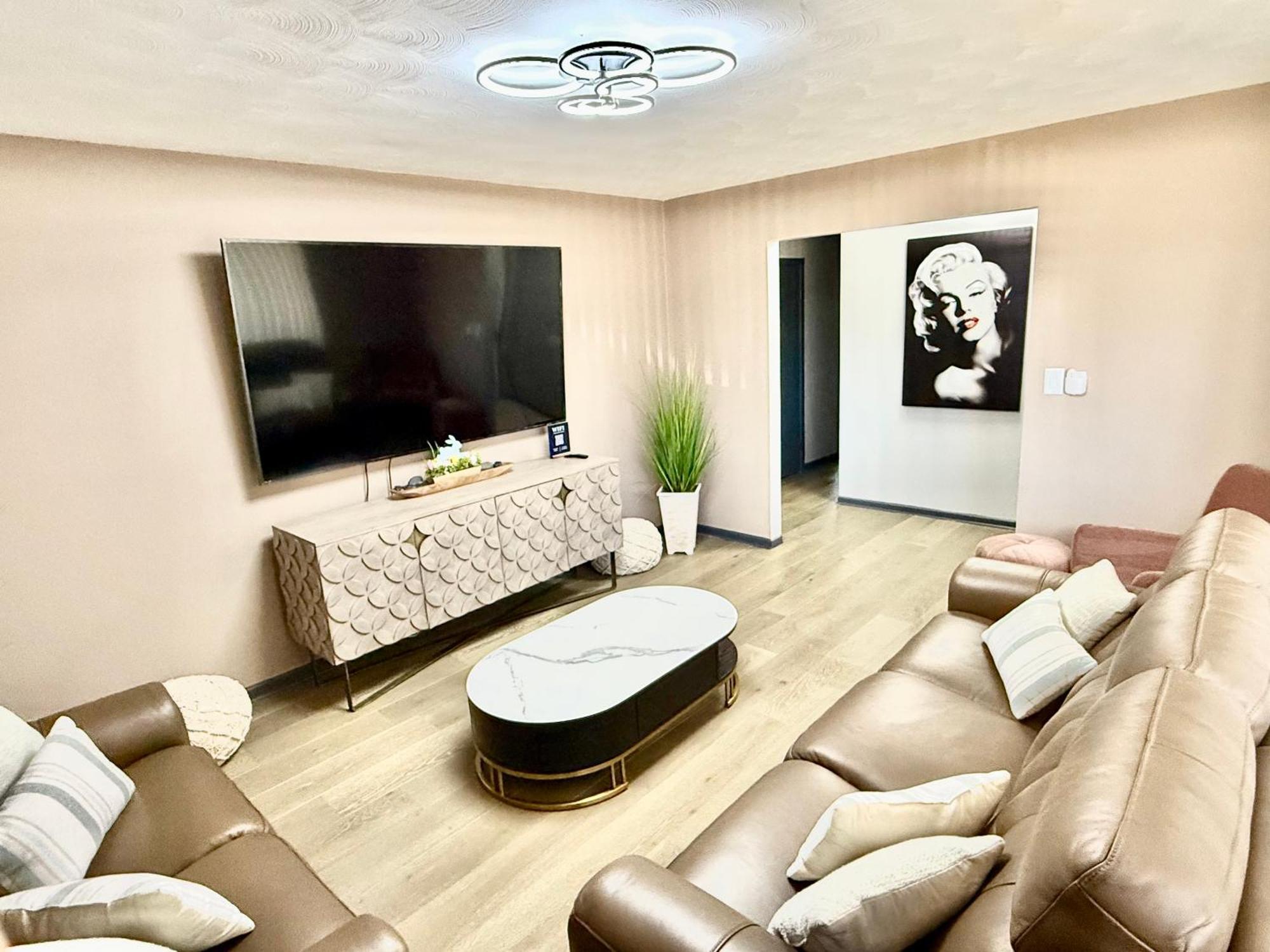 Delightful 3 Bedroom Home Индианаполис Екстериор снимка